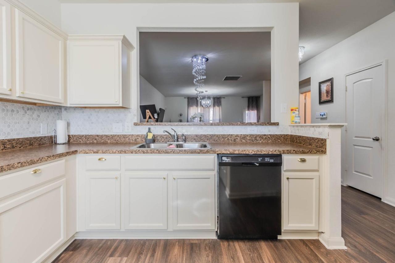 Luxury 5Br Dallas Retreat With Business Amenities - Perfect For Business Travelers, Families & Groups المظهر الخارجي الصورة